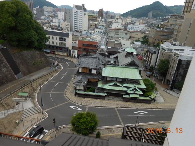 ホテルにチェックイン。角部屋で部屋から手を相棒が伸ばし撮影できました。<br />