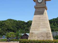 立派な時計
でも高すぎて、視力の弱い人には見づらいかも。