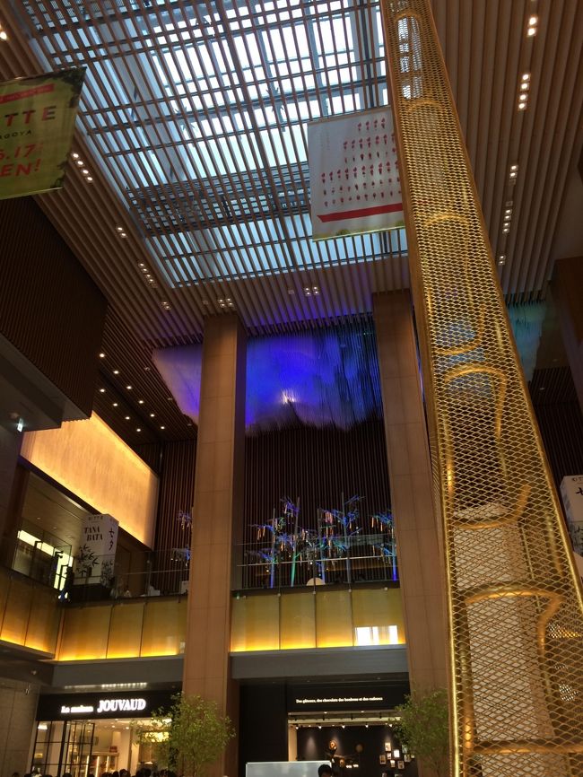 金のしゃちほこ