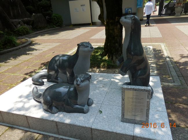 玄関前でお出迎え