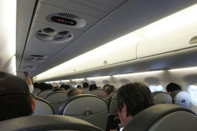 羽田便運休のせいか、ほぼ満席だった！ヒャーー。<br />でも新しい機体だったからよかったよ。