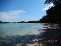 底地ビーチは遠浅でクラゲの侵入を防ぐ網が張ってあります。
とても安全でファミリー向けです。

