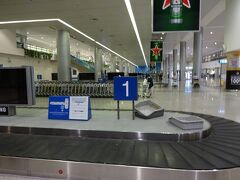 ５：１５着、入国審査後で６時頃
誰ーもいない、タンソンニャット空港