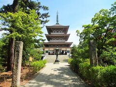 日本忠霊塔の内部は善光寺資料館となっていて、数々の貴重な資料が展示されています。