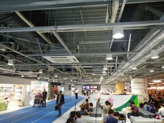 第3ターミナルは見渡せるほどコンパクト
LCCは時間、手荷物に厳しいですね。

