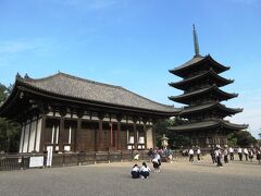 興福寺で五重塔などを見物
