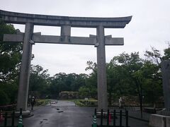 まず最初に、護国神社にやってきました＾＾
