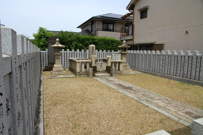 大聖勝軍寺近くに物部守屋のお墓があります。