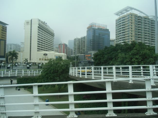 コタイサンズについてからシェラトンのフロントまでも迷いまくり。<br /><br />口コミをみていたけど、本当に広すぎ