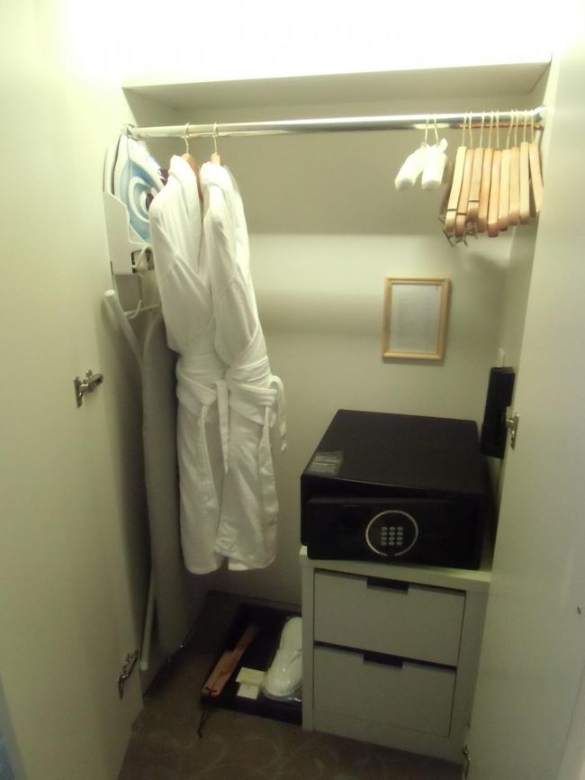 バスローブと金庫