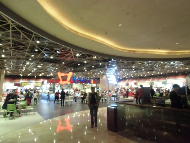 フードコートへ行ってみた