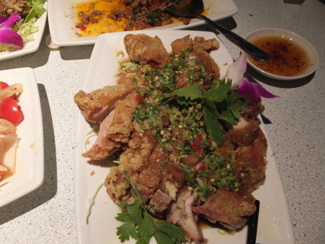 【タイ料理「皇城泰緬餐廳T.M.Palace」高雄 2016/06/19】<br /><br />鶏のタツタ風：泰式椒麻雞