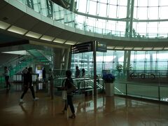 ＪＡＬ便を利用するため、ホテルがあった第二ターミナルを出ます。