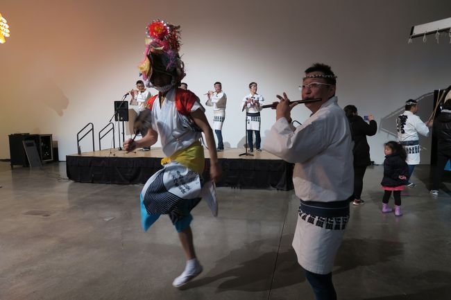 こちらでも笛と太鼓の演奏を見ること＆体験ができます。<br /><br />青森の掛け声は<br /><br />「らっせ〜ら、らせら！らせらせらせら！」