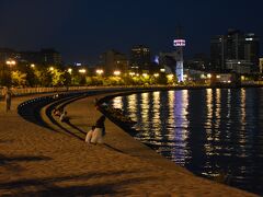 バクーと言えばココ！ってなぐらい有名なカスピ海沿いの海岸公園へ。