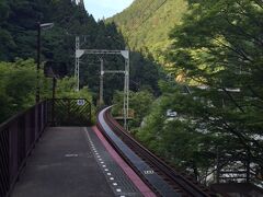 貴船口駅に到着！
山や鬱蒼とした自然でほとんど物音がしません。