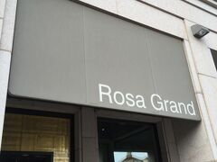 スターホテル ローザに到着。
ドゥオモのすぐ近くです。