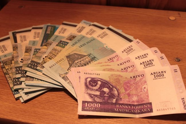 マダガスカルの紙幣<br />通貨はアリアリ<br />なんだか可愛いです