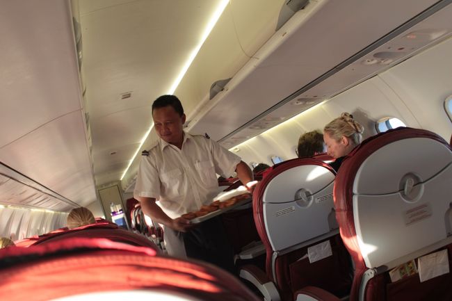 軽食の他にイースターエッグなども配られました<br />席は自由席