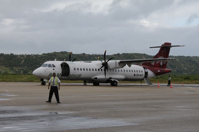 モロンダバ行きが何故かタウランニャロという南を経由することに<br />昨日のフライトがキャンセルになったからだとか<br />