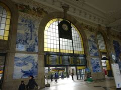 この駅は本当にアズレージョが素晴らしい