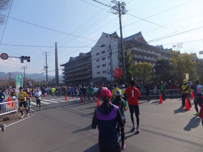 天理教らしい建物が見えてきました。