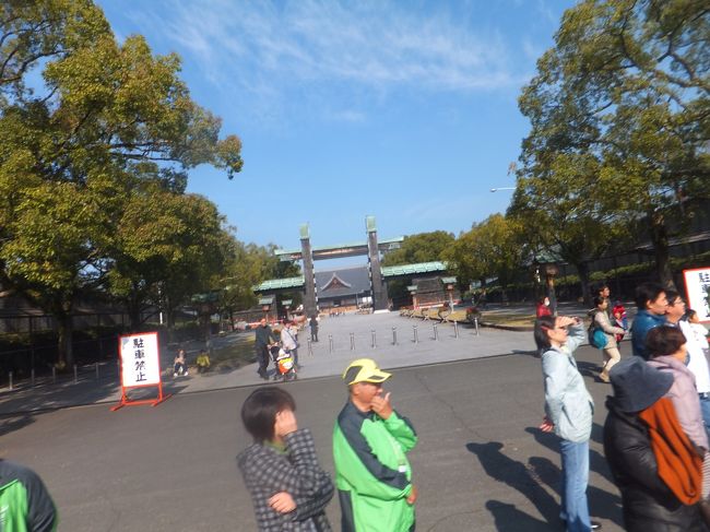 天理教の神殿が見えてきました。そろそろ天理の中心地です。