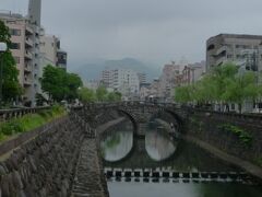 西浜町で下車。
眼鏡橋を見に行きます。

すると結構川に趣がある事を発見。
眼鏡橋だけでなく他の橋も昔ながらの橋で、味わいがあります。