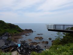 見附島から32km、聖域の岬と呼ばれる珠洲岬。
日本海へ伸びる岬はパワースポットとして有名。
展望台はスカイバードという名で空中散歩が楽しめるようだったが入場料をケチってパス。