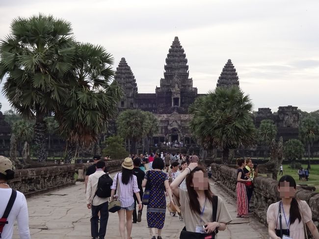 ７時過ぎですが、行く人、帰る人