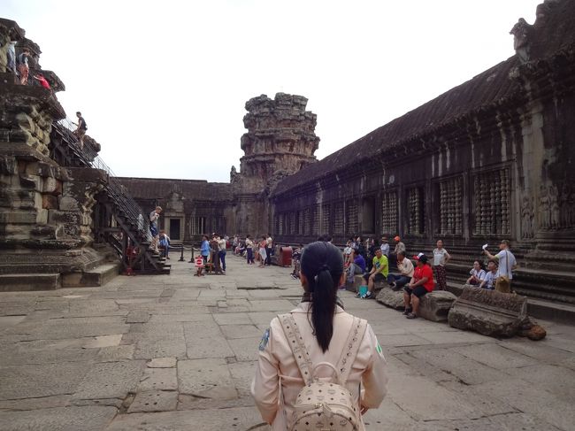 第３回廊の登り口へ