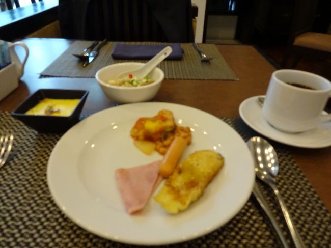 ホテルに戻り、朝食