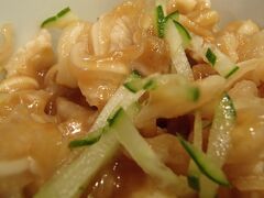 空港に戻って来て、いつもの天龍で軽く食事。(写真はミミガー)
お土産屋さんで会社へのお菓子を買って、飛行機に乗ります。
NH476  那覇19:15発  羽田21:40着

今回も楽しいダイビング合宿でした♪

☆おしまい☆