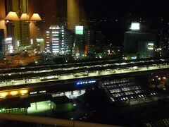 夜の神戸駅　