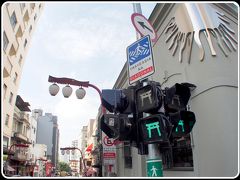 信号の模様も「鳥居」です。かわいい....。