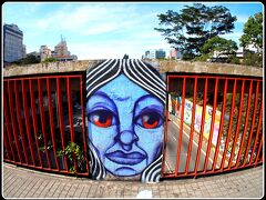 最近、この街（サンパウロ）、この様な現代芸術が街中に溢れ出てきました。
