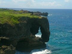 近くまで来ているので、万座毛詣で。