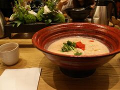 6/24(Fri.)

沖縄に飛ぶのは最終便ですけど、無給休暇中のためかな〜り早めに羽田に行きました。
しかも、国際線ターミナル。

久しぶりにつるとんたんでランチしたかったのです。
２回に１回は頼んでしまう、明太子クリームのおうどん、1.5玉。

これからラウンジでビール飲むので、ランチとディナー兼用食事です。