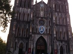 最後に訪れたハノイ大教会。