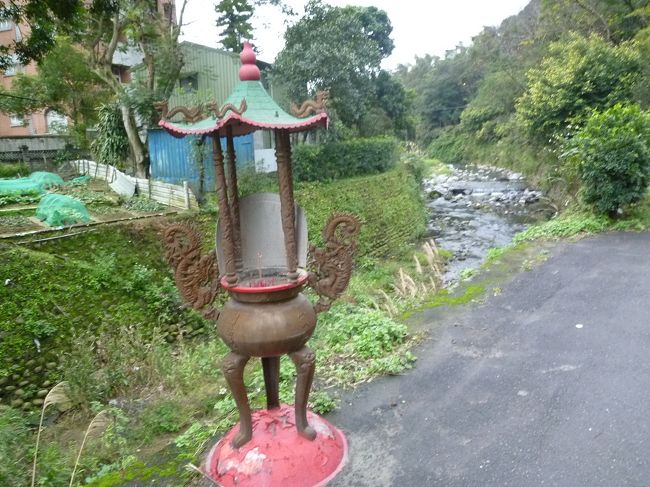 三峡の裏道を散策