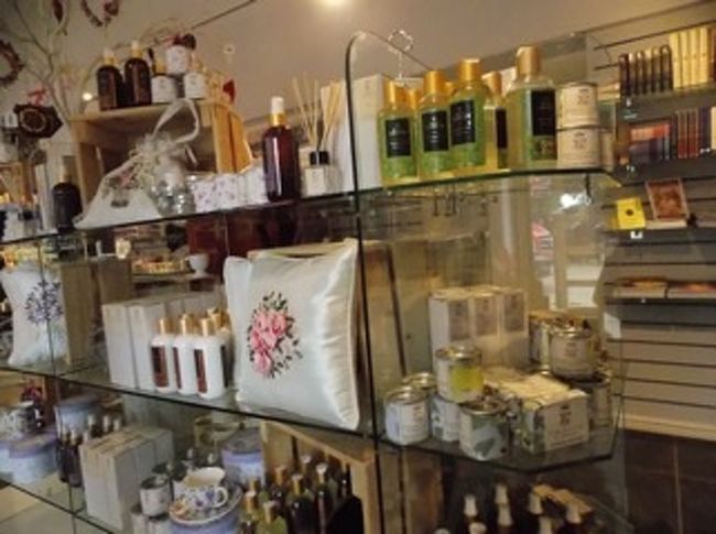 入口 出口は同じ場所 そこにギフトショップがあります<br />