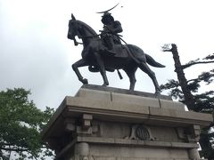 仙台城跡。ほんとに「跡」でした。城は無いけど石垣は残ってて、趣はありました。「伊達武将隊」というイケメン観光部隊がいました。