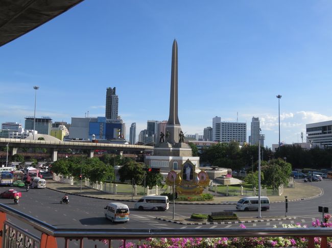 途中ぐっすりでして目が覚めましたらすでに戦勝記念塔についてました。