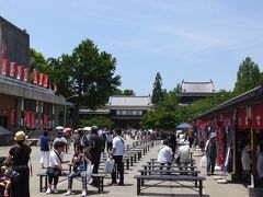 まずは上田城から、大河ドラマの影響で観光客は増えたのでしょう、色々な飲食店ができています。