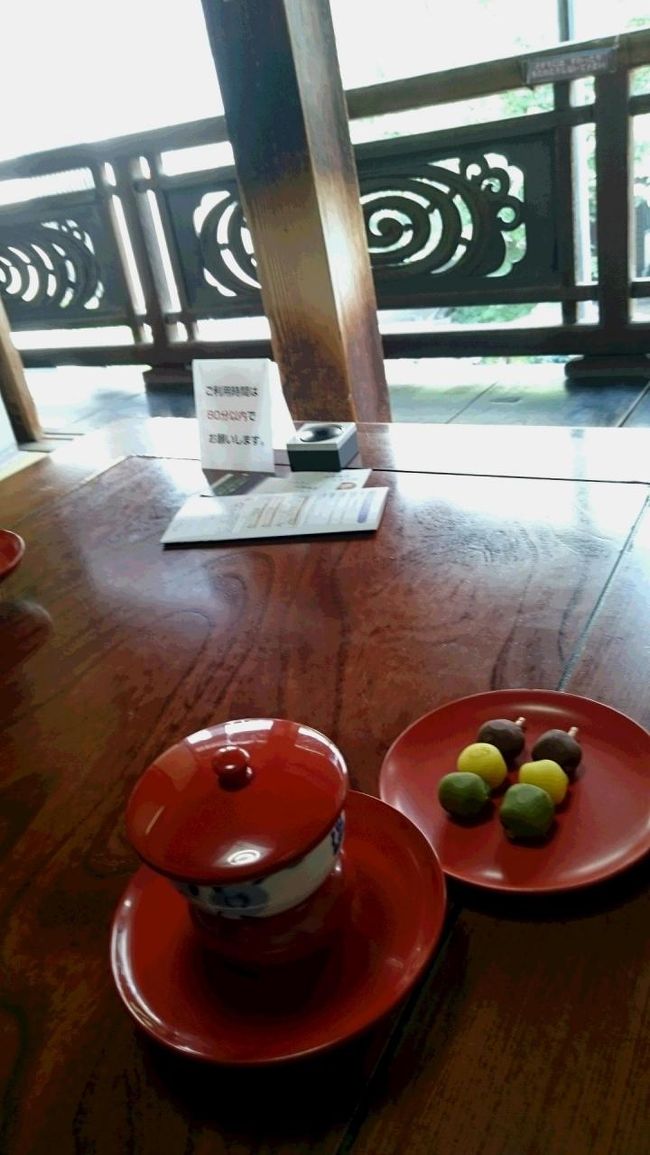 お風呂から上がると、坊ちゃん団子いただけます♪<br />個室を選ぶと、坊ちゃんの部屋や、皇室のお風呂の見学ができます。<br />ちゃんと、案内してくれる方がいらっしゃいますので安心。<br />皇室の脱衣所にお風呂場や、休憩所にトイレ（１度も使用してないから、見せていただけるそうです）。勉強になりました。<br />次は、松山城へ行きます。