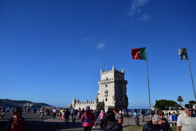 駐車場には大型バスが何台も停まっていました。<br /><br />そのほとんどが、Ｃ国の団体さん。<br /><br />ポルトガルにいることを忘れてしまいそうなほど、賑やかなＣ国語。<br /><br />一気にテンションが下がります。