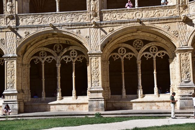 大航海時代の象徴、ロープやサンゴの意匠がモチーフとなっています。