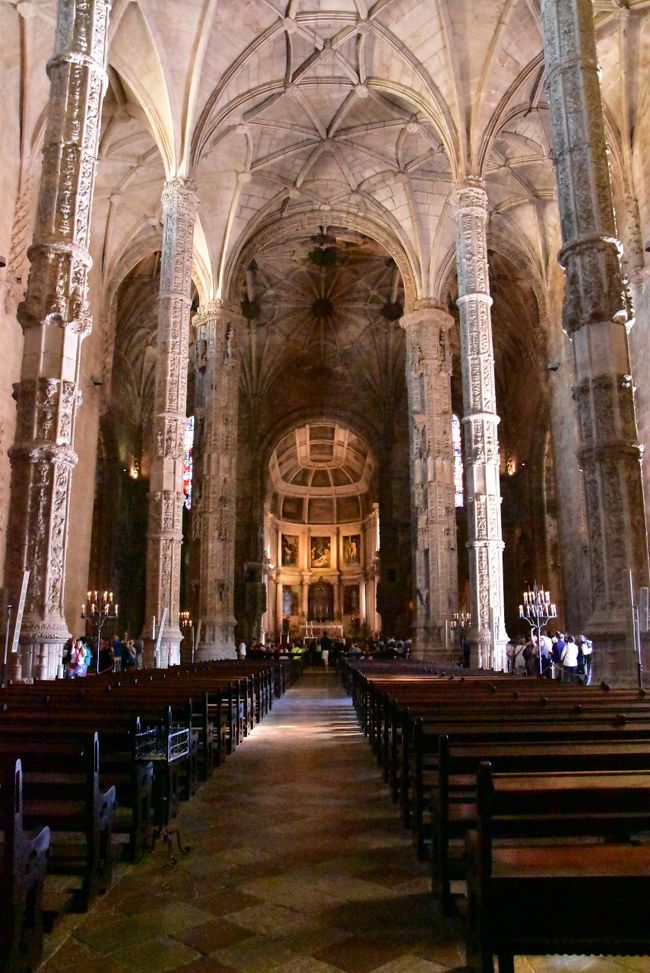 サンタ・マリア教会<br /><br />サグラダ・ファミリアを思わせる、何本もの柱。<br />もちろん、こちらの方が歴史は古いのですが。