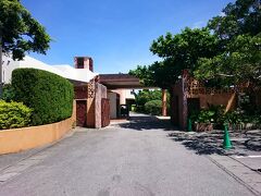 空港で主人を拾い、ひとまずホテルへ

記帳をしないとアクティビティの予約ができないのでとりあえず記帳に

１０時過ぎに到着しましたが、荷物も無事届いていることを確認