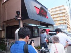 【タンタン 八王子ラーメン大盛り 600円 2016/06/27 】

タンタン 八王子ラーメンを食べたくなってPM1:00過ぎにいきましたが、10人くらいの行列が出来ていました。
叉焼麺はすべて売り切れ、大盛りちょい固めを注文しました。
アクセス：東京都八王子市子安町1-30-6、JR八王子駅より徒歩5分。